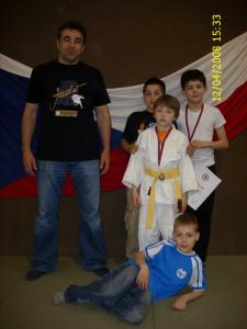 Naši závodníci s trenérem Zdeňkem Trávníčkem